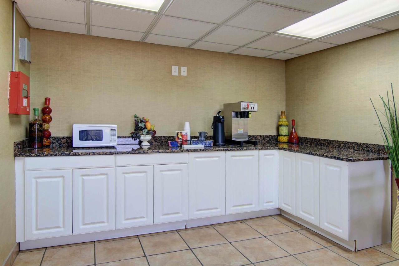 Red Roof Inn Atlanta - Six Flags Lodge West Bagian luar foto