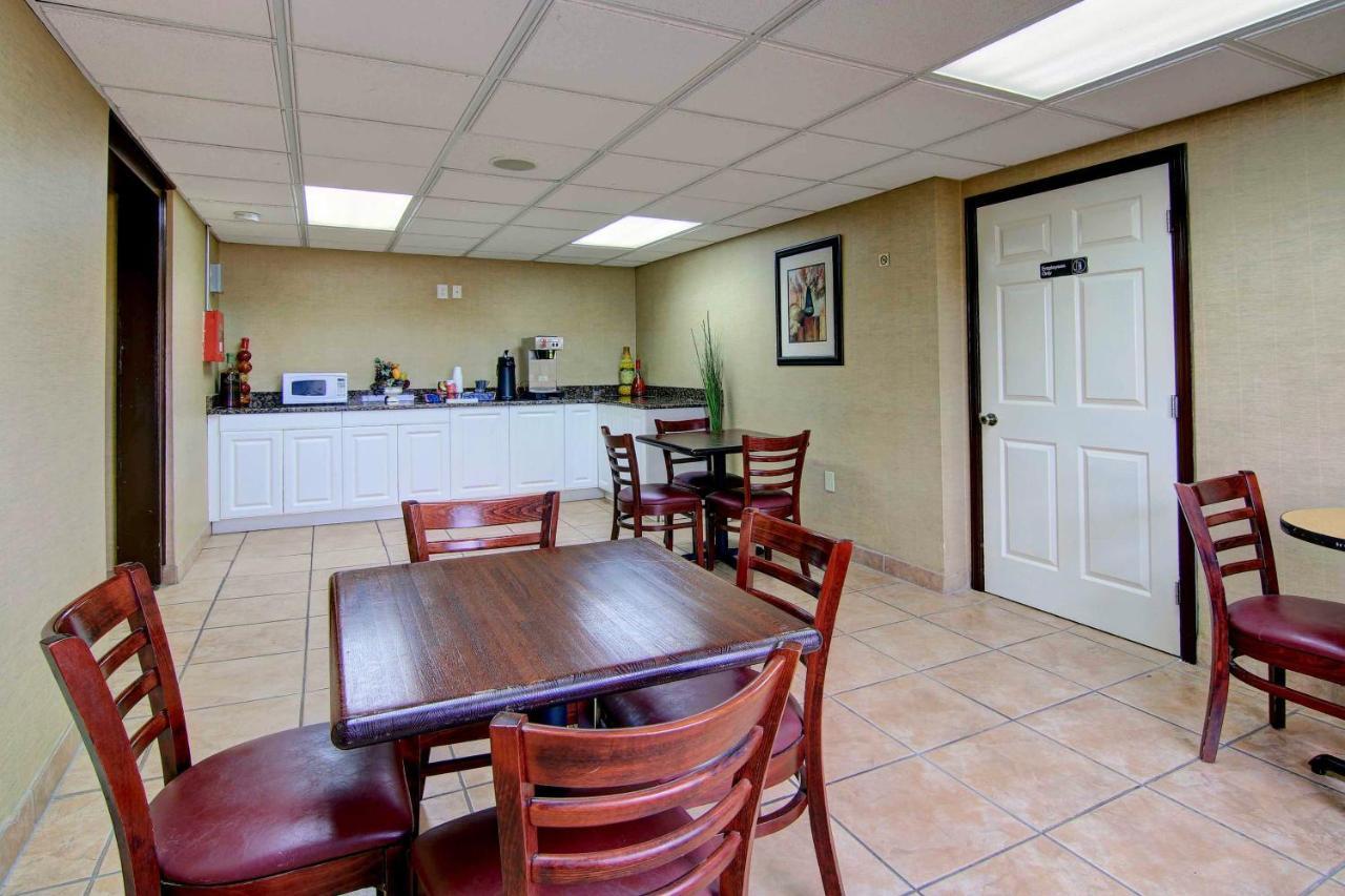 Red Roof Inn Atlanta - Six Flags Lodge West Bagian luar foto