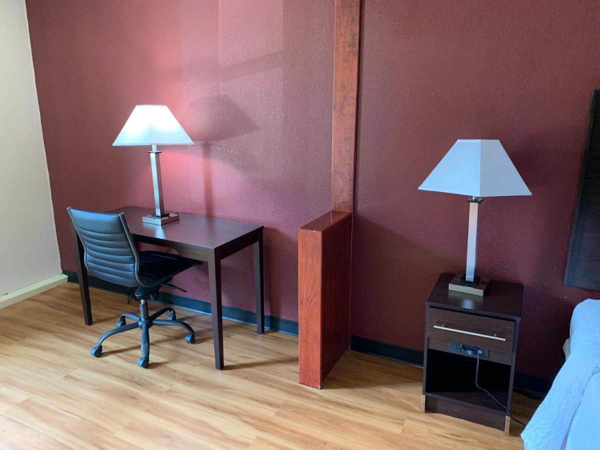 Red Roof Inn Atlanta - Six Flags Lodge West Bagian luar foto